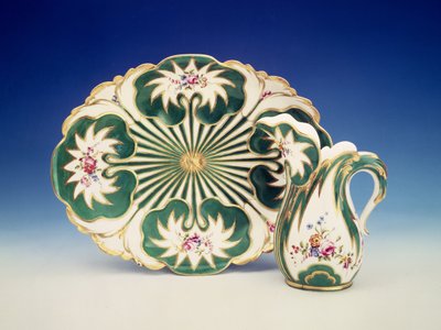 Tallerken og kanne med dekor av blomster, Sevres (porselen) av French School