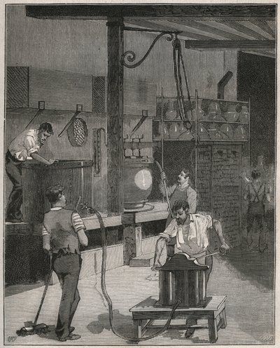 Keramikk, Manufacture de Sevres: Vakuum- og trykkluftstøpeverksted. Gravering fra 1885 i "" Les arts et metiers illustres"" av Adolphe BITARD. av French School