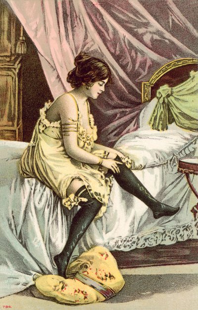 Halvkledd jente, sitter på sengen, justerer strømpene (farge litho) av French School