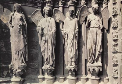 St. Nicasius med engler, Jamb-figurer fra vestportalen av French School