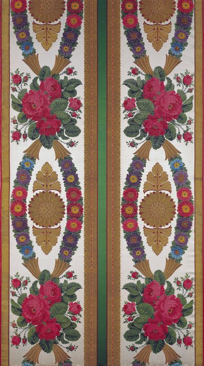 Tekstil med kranser av tusenfryd og buketter av roser av Cousin and Bony, Bissardon, Lyon, 1811 (brodert sateng) av French School