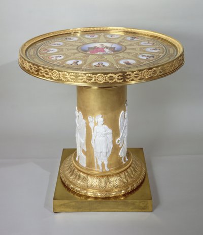 Austerlitz-bordet, innlagt med Sevres-plaketter til minne om Napoleons seier ved Austerlitz, 1808-10 (gull og porselen) (se også 150427) av French School