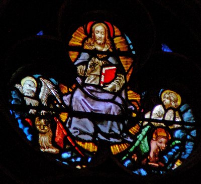 Vestrosevinduet som viser en scene fra Åpenbaringsboken: Kristus med de fire hellige dyrene - symboler på evangelistene av French School