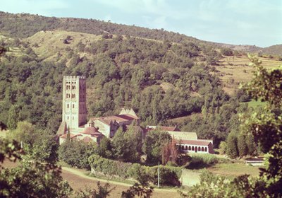 Utsikt over klosteret og kirketårnet av French School