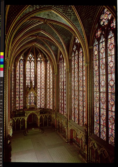 Utsikt over glassmaleriene i det øvre kapellet, 1246-48 av French School