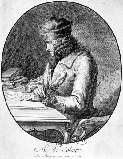 Voltaire ved arbeidsbordet sitt av French School