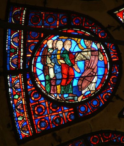 Window Ww som viser en scene fra den siste dommen: sjeler reiser seg og blir tatt til himmelen av French School