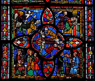 Vindu som viser den andre delen av vindu w7: i midten er korsfestelsen av St. Peter; andre steder er St Peter før Nero; St Peter fengslet; djevelen tar en sjel n av French School