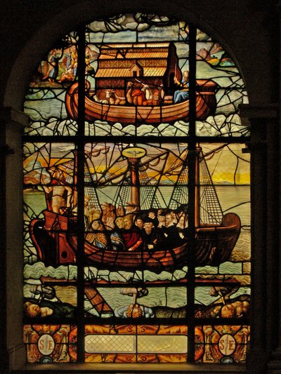 Window in the Charnier (w.3) som viser historien om Noahs ark og Kirken med Kristus og de trofaste av French School