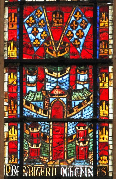 Vindu w205 som viser et slott og flagg med fleur-de-lis av French School