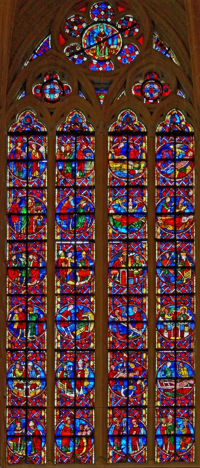 Vindu w211 som viser St Denis og St Vincent-vinduet av French School