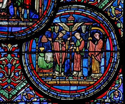 Vindu w23 som viser St Thomas Becket feirer messe av French School