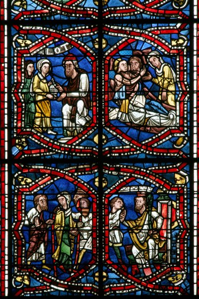 Vindu w5-R som viser en detalj av designet (farget glass) av French School