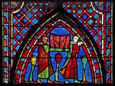 Vindu w7 St John: to unge menn bringer eiendelene sine av French School