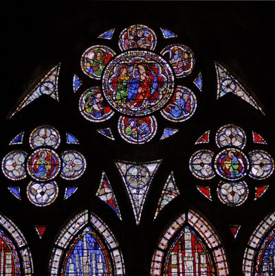 Vindu w9 som viser tracery-lysene med to engler og den tvilende St Thomas av French School