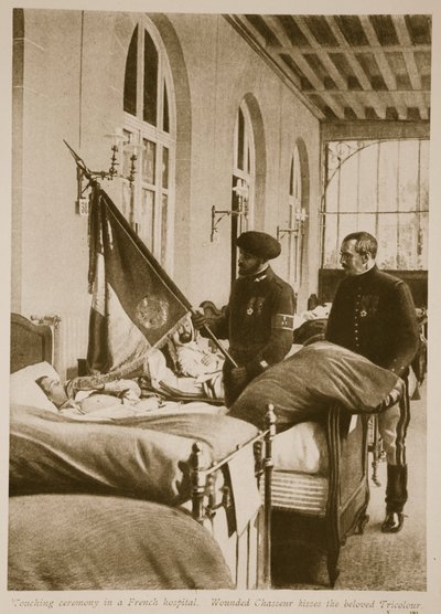 Wounded Chasseur kysser den elskede Tricolour, 1914-19 av French School