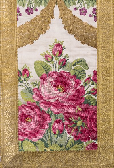 chasubel av et liturgisk ensemble tilbudt av Louis-Philippe 1810 (silkebrodert med gull) av French School