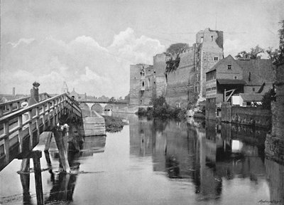 Newark Castle and Bridge, c1896 av Frith and Co