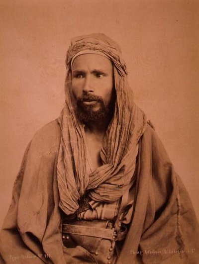 Portrett av en egyptisk beduin (sepia-bilde) av G. Lekegian