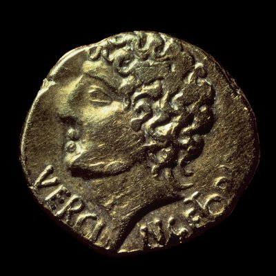 Den galliske gullstateren (Arvernes) har bildet av Vercingetorix (72-46 f.Kr.) utstedt i 52 f.Kr. Paris, BN av Gaulish Gaulish