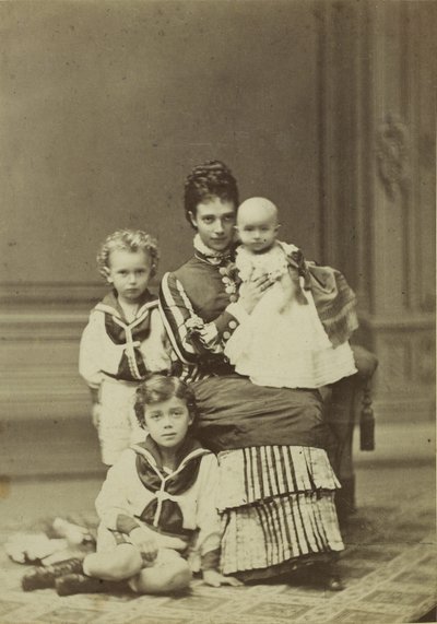 Storhertuginne Maria Fyodorovna med barn, Nicholas Alexandrovich, George..., ca. 1875. av Georg Emil Hansen