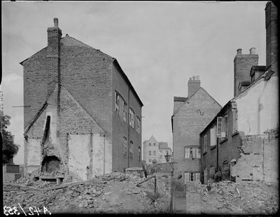 Court 16, Little Park Street, Coventry, 1941. av George Bernard Mason
