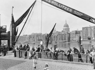 Bankside, vest for Southwark Bridge, London, tidlig på 1930-tallet av George Davison Reid