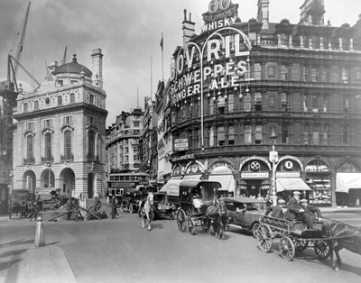 Piccadilly Circus, City of Westminster, London, tidlig på 1900-tallet. av George Davison Reid