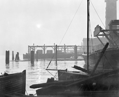 Soloppgang over vannkanten i Lambeth med utsikt mot øst, London, tidlig på 1930-tallet av George Davison Reid