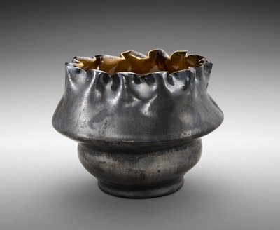 Vase av George E. Ohr
