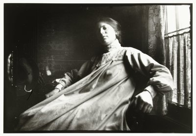 Portrett av en ukjent kvinne hjemme hos Breitner av George Hendrik Breitner