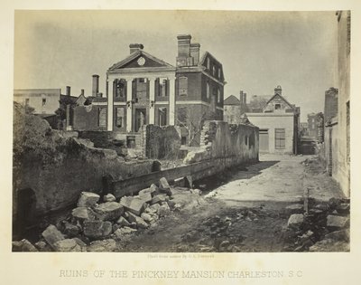 Ruinene av Pinckney Mansion, Charleston, S.C., 1865. av George N. Barnard
