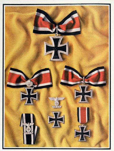 Jernkorsmedaljene fra 1939, fra #39;Signal#39; Magazine, nummer 15, første utgave fra november 1940 (lito) av German Photographer