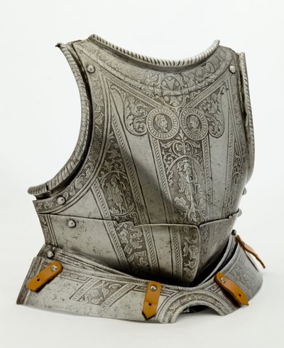 Brystplate med moderne dekor, ca. 1550 (etset stål, spor av forgylling og moderne skinn) av German School
