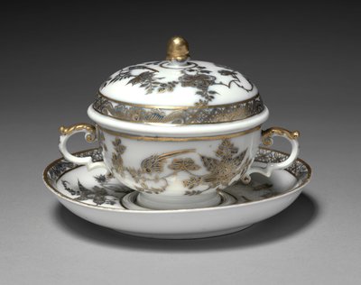 Dekket skål og fat, produsent Meissen Porselensfabrikk, Tyskland, 1730-1740 av German School