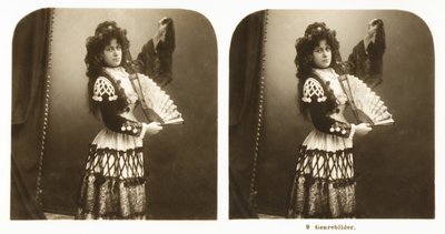Stereoskopisk kort som viser en ung kvinne i tradisjonell spansk drakt fra Aragon-området, ca. 1900 (sepia-bilde) av German School
