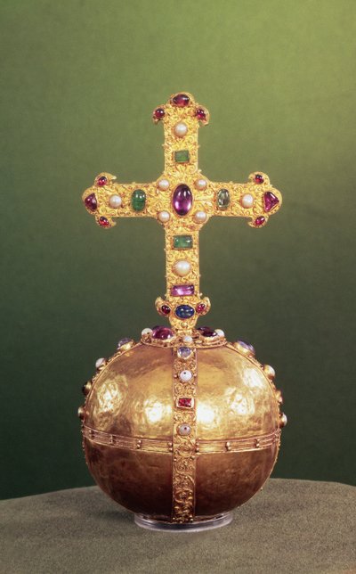 The Imperial Orb of the Holy Roman Emperors, vesttysk, slutten av 1100-tallet (harpiksaktig masse dekket med gullfolie, dekorert med perler) av German School