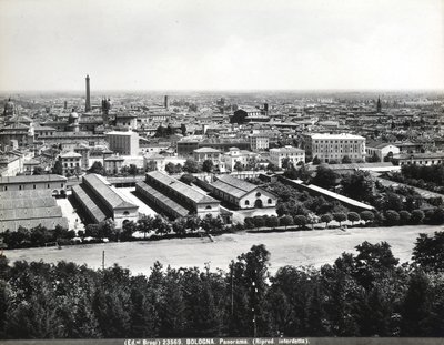 Panoramautsikt over Bologna med noen fabrikker. av Giacomo Brogi