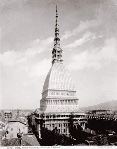 Utsikt over Antonellian Mole i Torino, ca. 1890 av Giacomo Brogi
