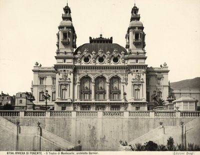 Utsikt over fasaden til Montecarlo Theatre, designet av Charles Garnier. Monaco av Giacomo Brogi