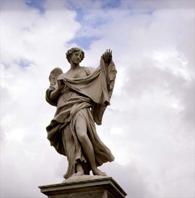 Statue av en engel som holder det hellige likkledet av Gian Lorenzo Bernini