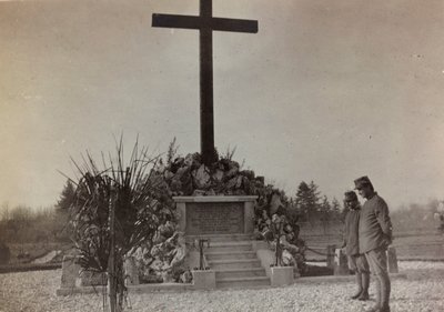 Album "Pictures of War II": krigsminnesmerke i Gradisca (s/hv-bilde) av Gigliucci Gigliucci