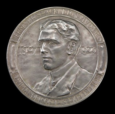  av Gilbert Bayes