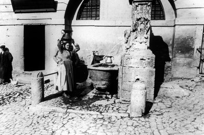 Kvinner ved en fontene av Giovanni Battista Simone Unterveger