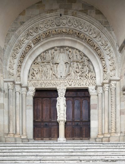 Den siste dommen, sentralportalen til Saint-Lazare-katedralen, Autun, Frankrike av Gislebertus