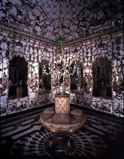 Hjørne av Salon Chino (kinesisk rom) utført utelukkende av porselen, 1769 (porselen) (for detaljer se 93238-9) av Giuseppe Gricci