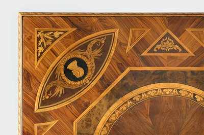 Detalj av toppen av et bord (tre) av Giuseppe Maggiolini