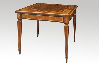 Bord av Giuseppe Maggiolini