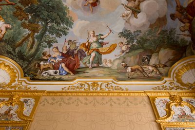 Representasjoner av myten om Diana, av Domenico og Giuseppe Valeriani, freskomaleri, hvelvet tak på soverommet, Kongens leilighet, Jaktbolig, av Filippo Juvarra (1678-1736), Stupinigi, Piemonte, Italia av Giuseppe and Valeriani Domenico Valeriani