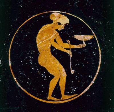 Loftskopp med rød figur dekorert med en naken slavepike som holder en vinkopp og en øse, av Oltos, ca. 510 f.Kr. av Greek